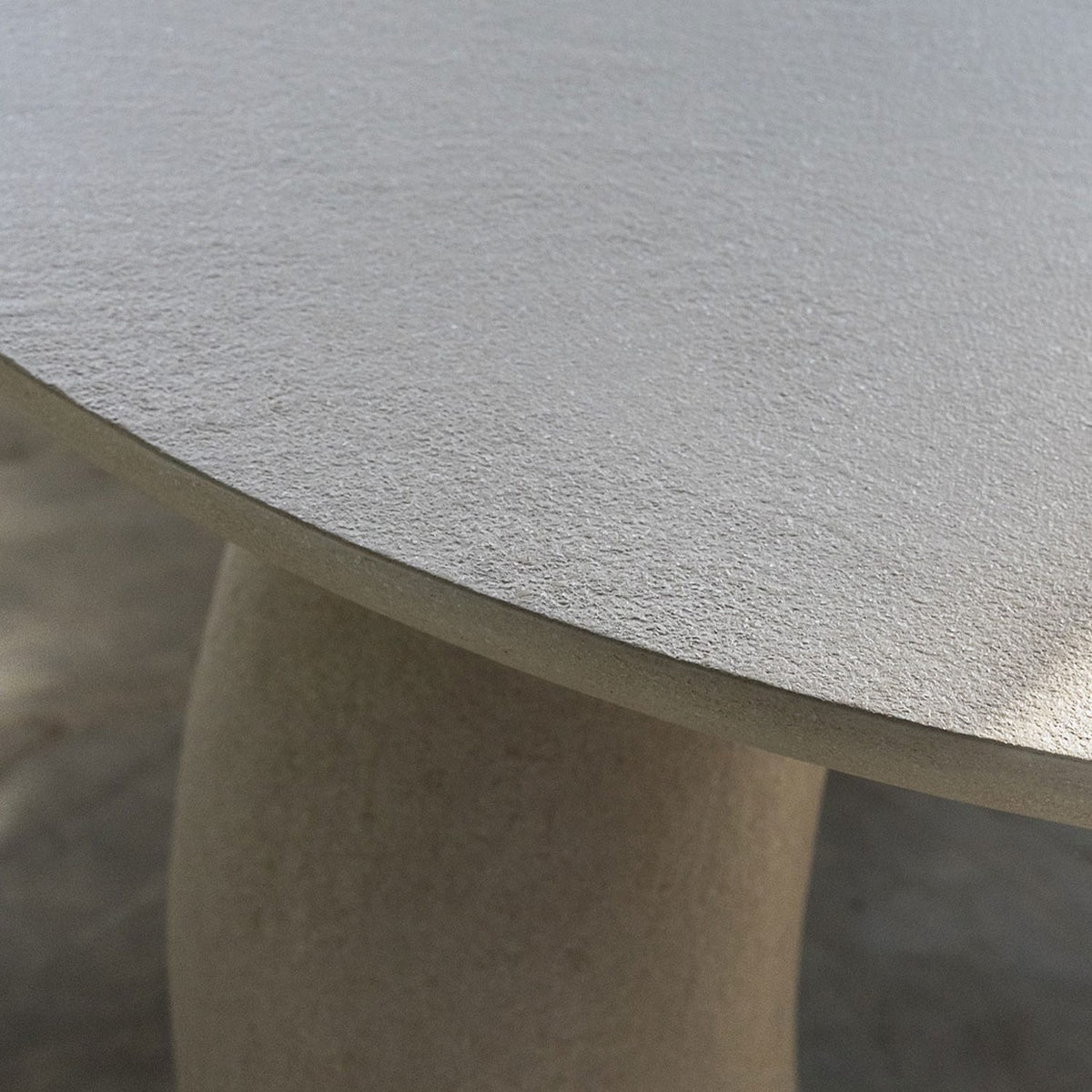 Elephante Dining Table