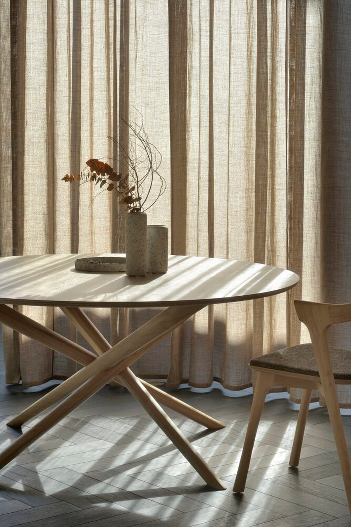 Mikado Dining Table