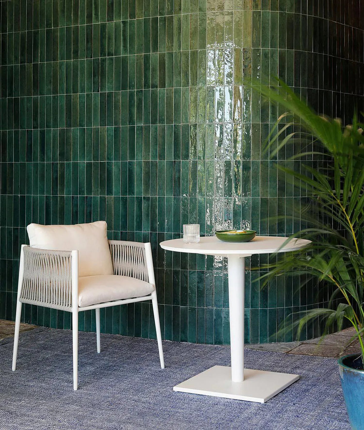Luce Round Table in Aluminium