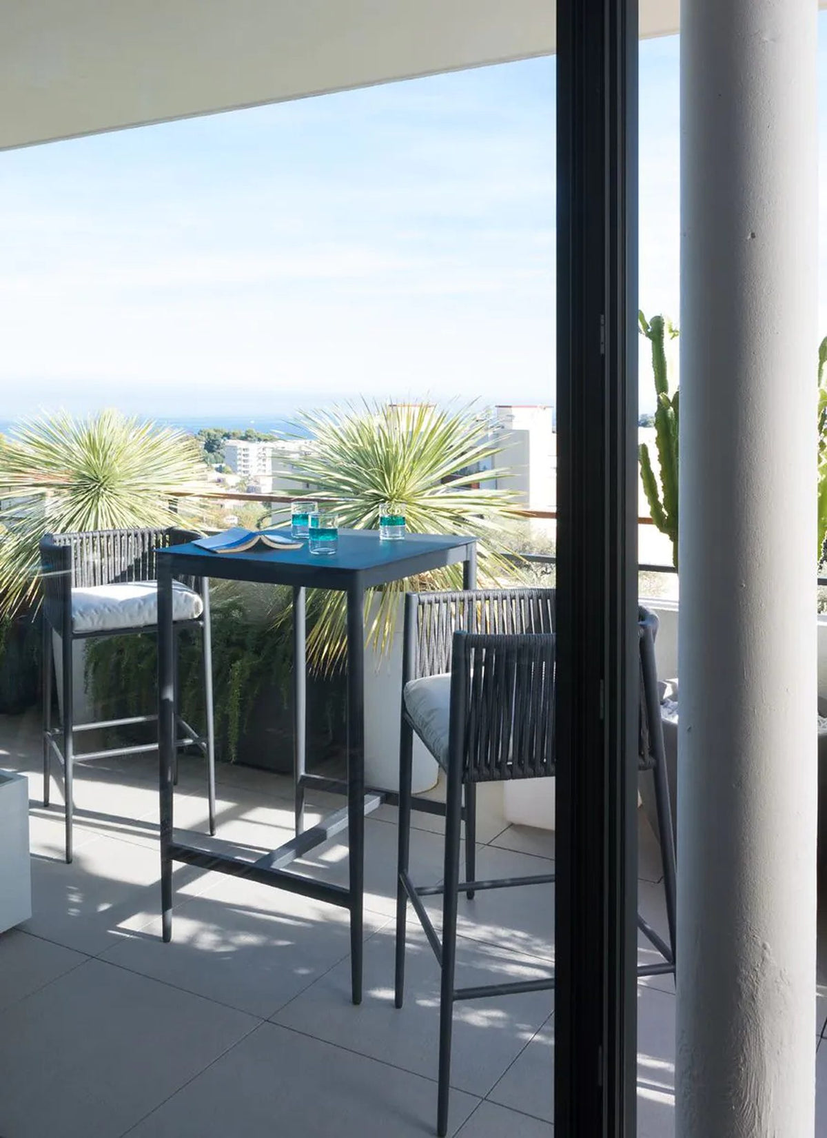 Luce Tall Square Table in Aluminium