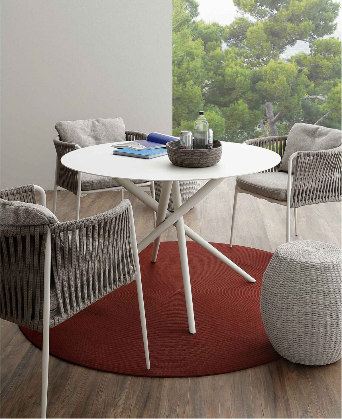 Eva Round Table