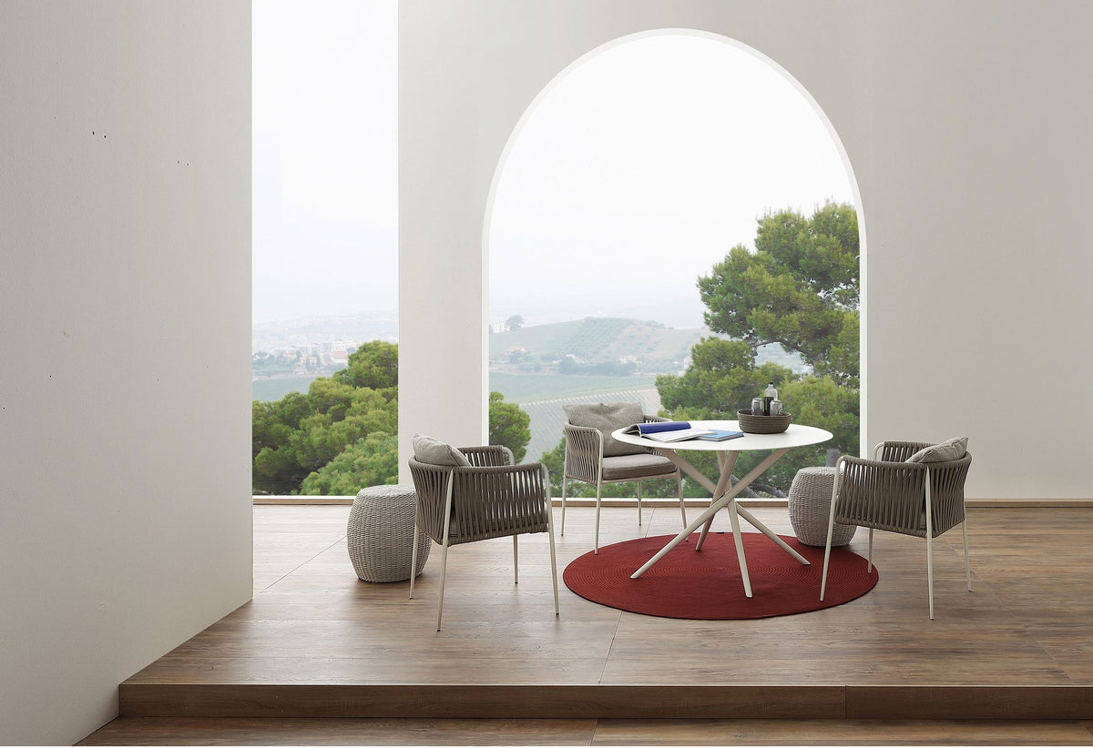 Eva Round Table