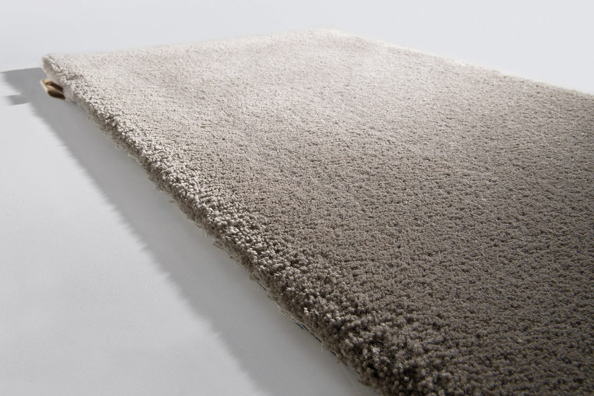 Queensilk Low / Medium Rug