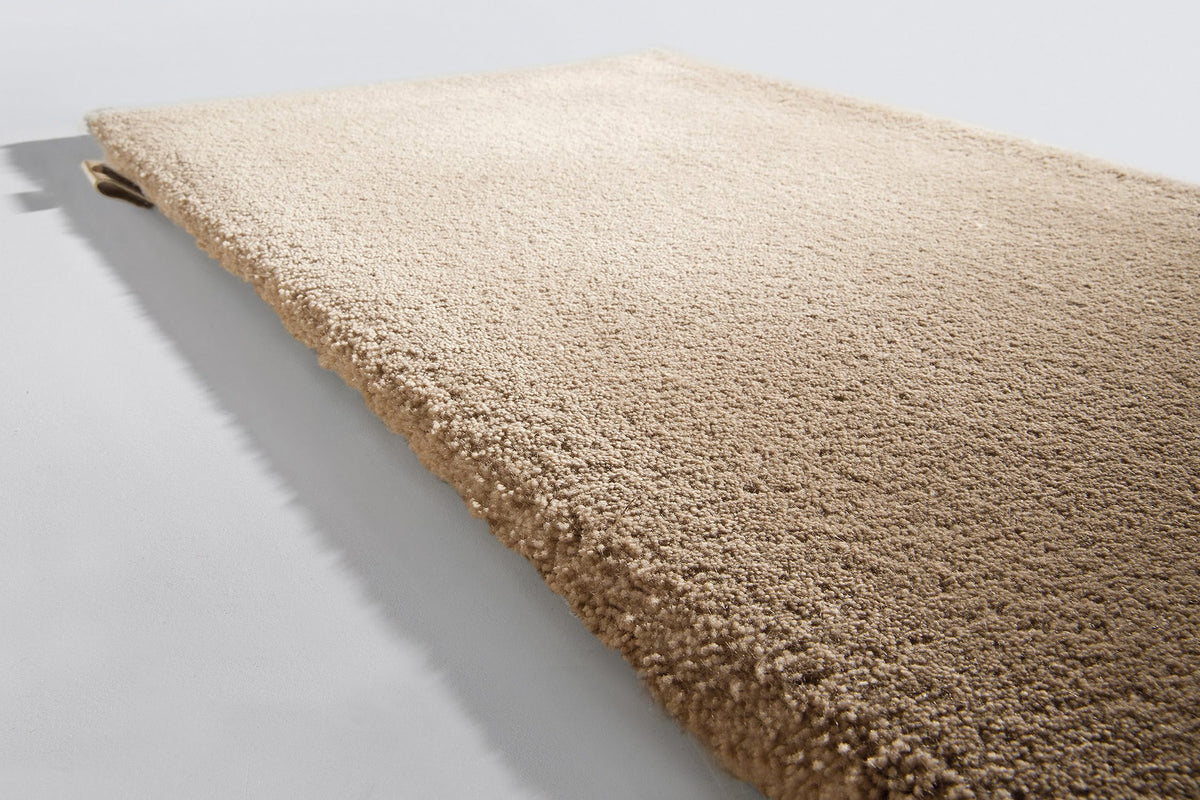 Queensilk Low / Medium Rug
