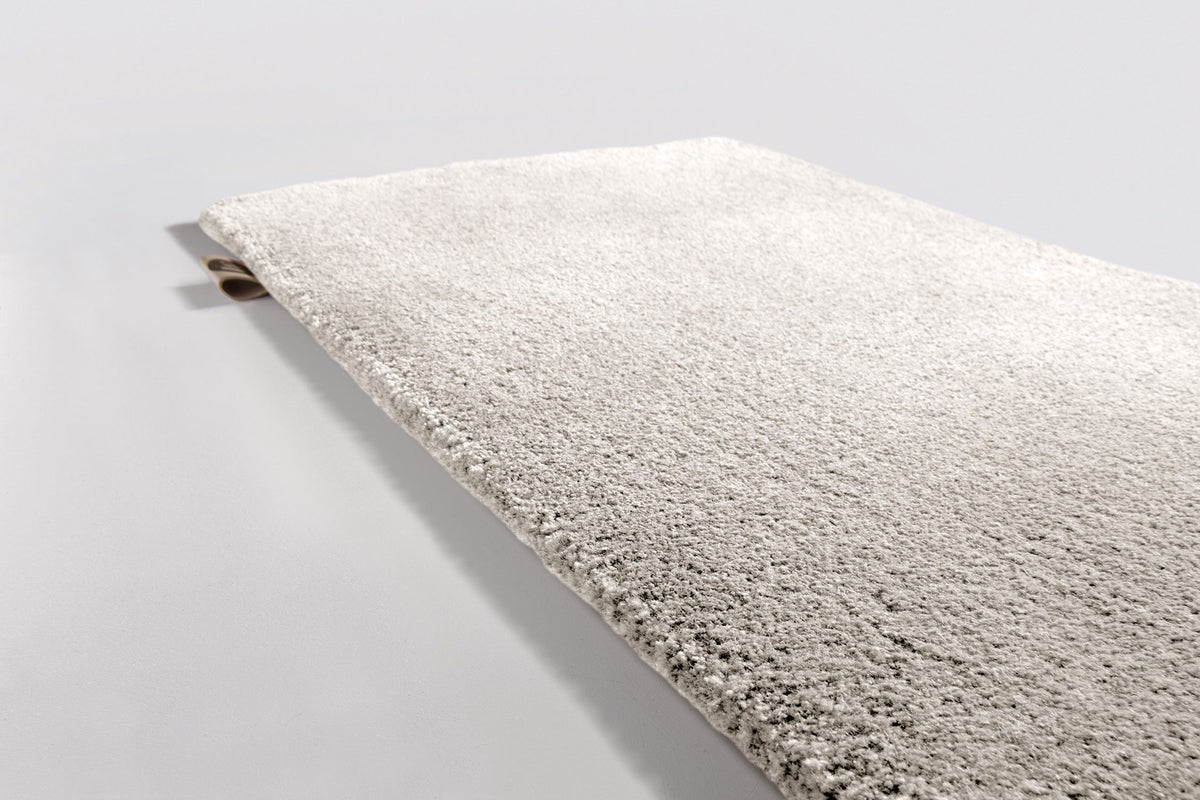 Queensilk Low / Medium Rug