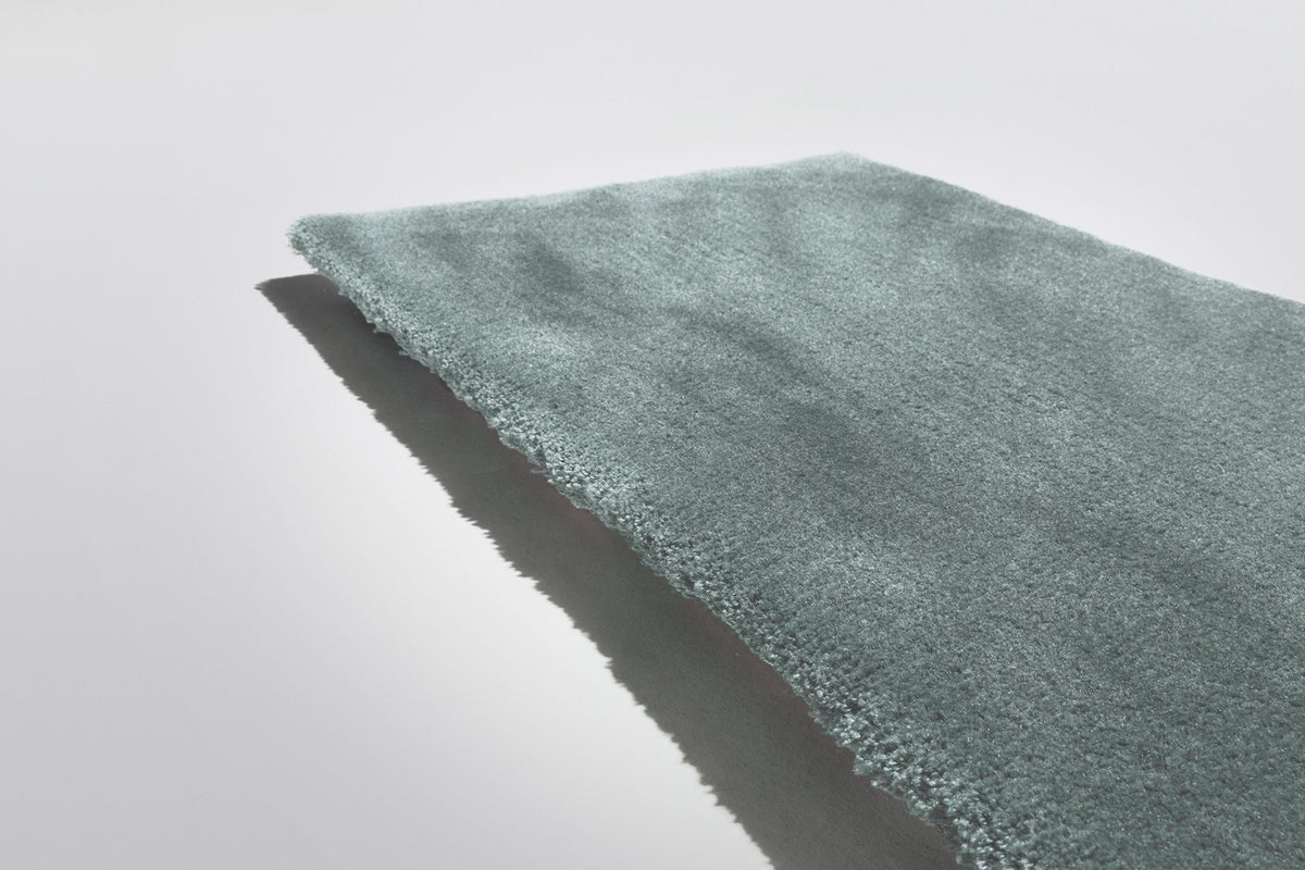 Queensilk Low / Medium Rug