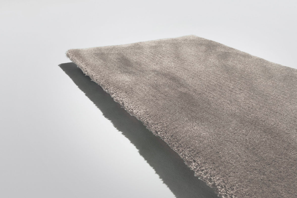 Queensilk Low / Medium Rug
