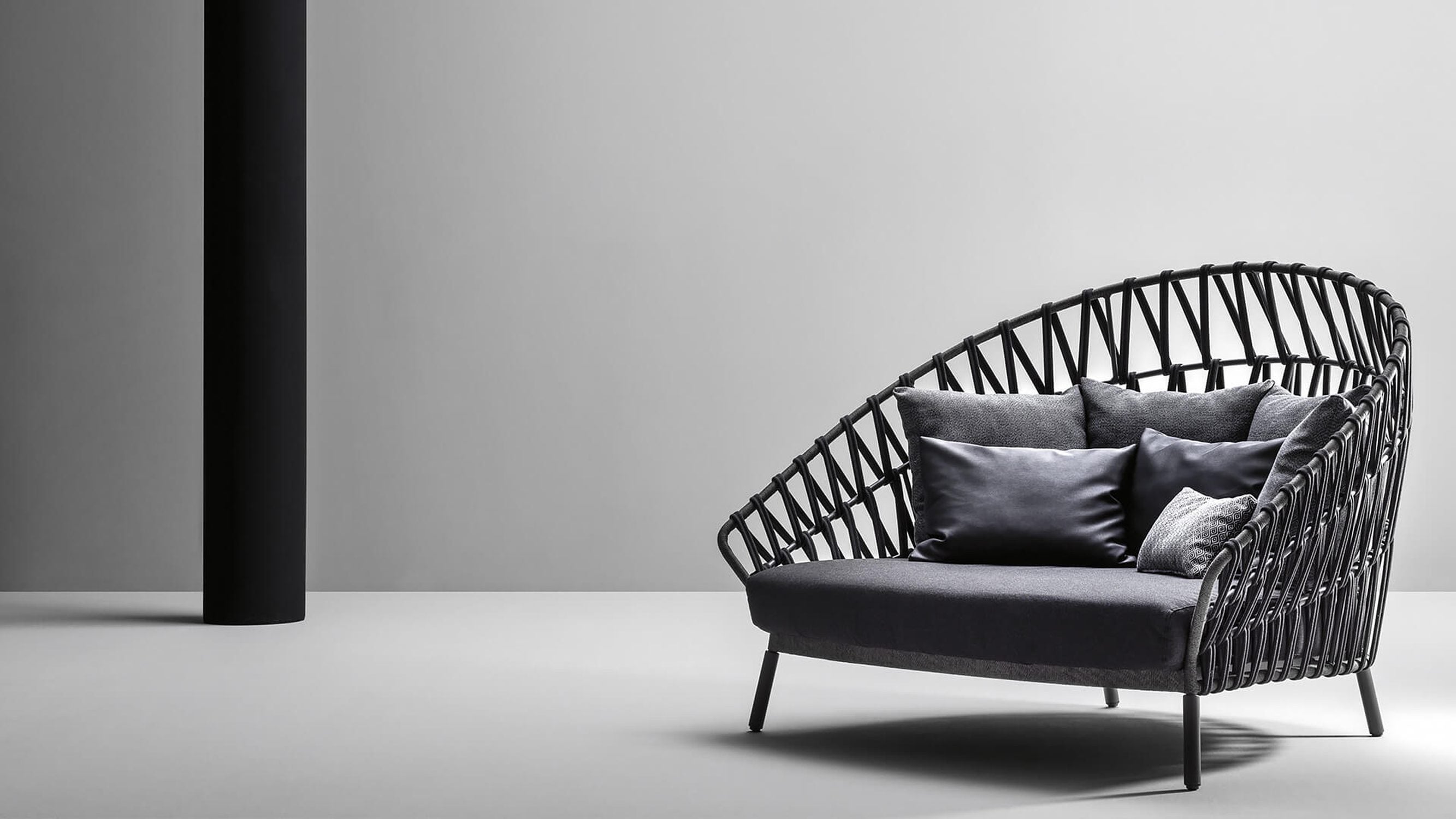 Emma Cross Daybed Compact