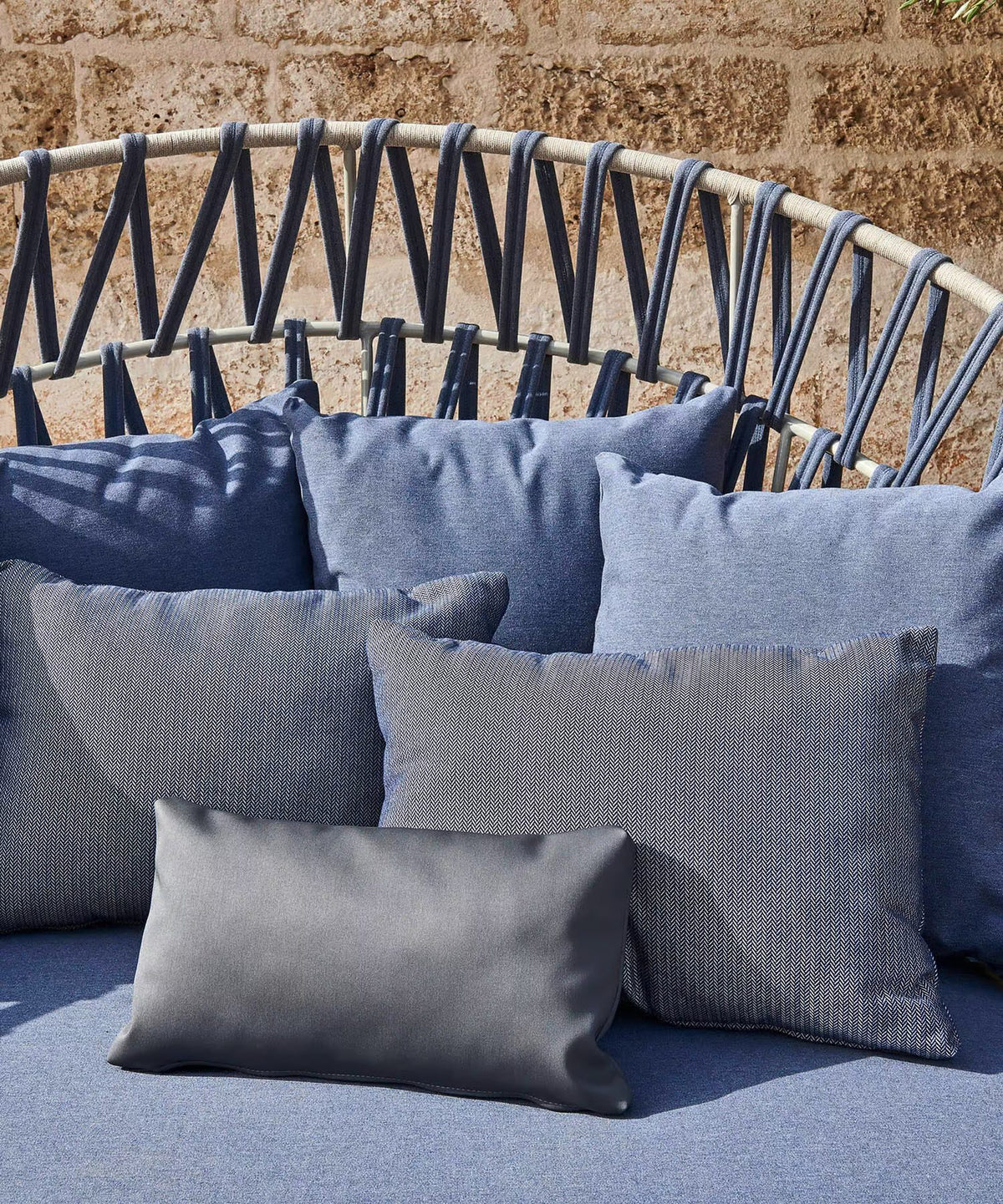 Emma Cross Daybed Compact