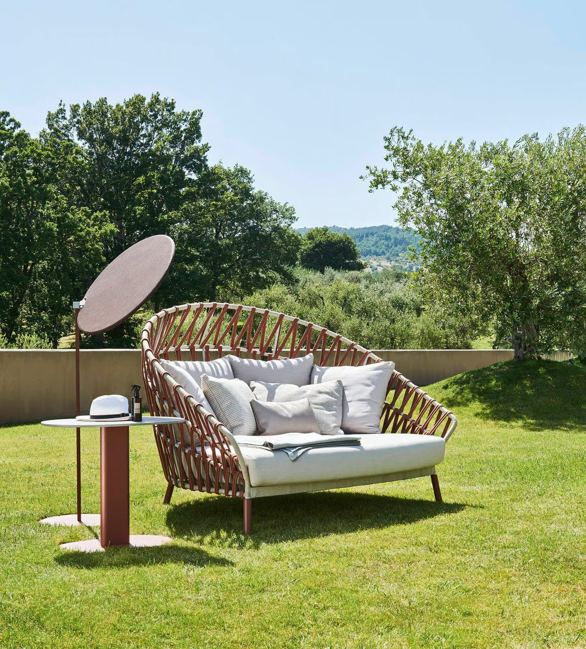 Emma Cross Daybed Compact