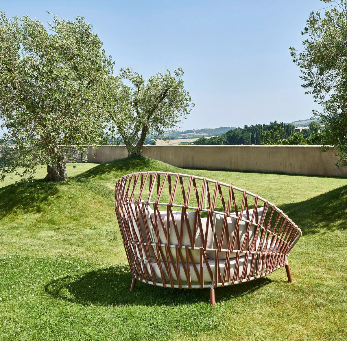 Emma Cross Daybed Compact
