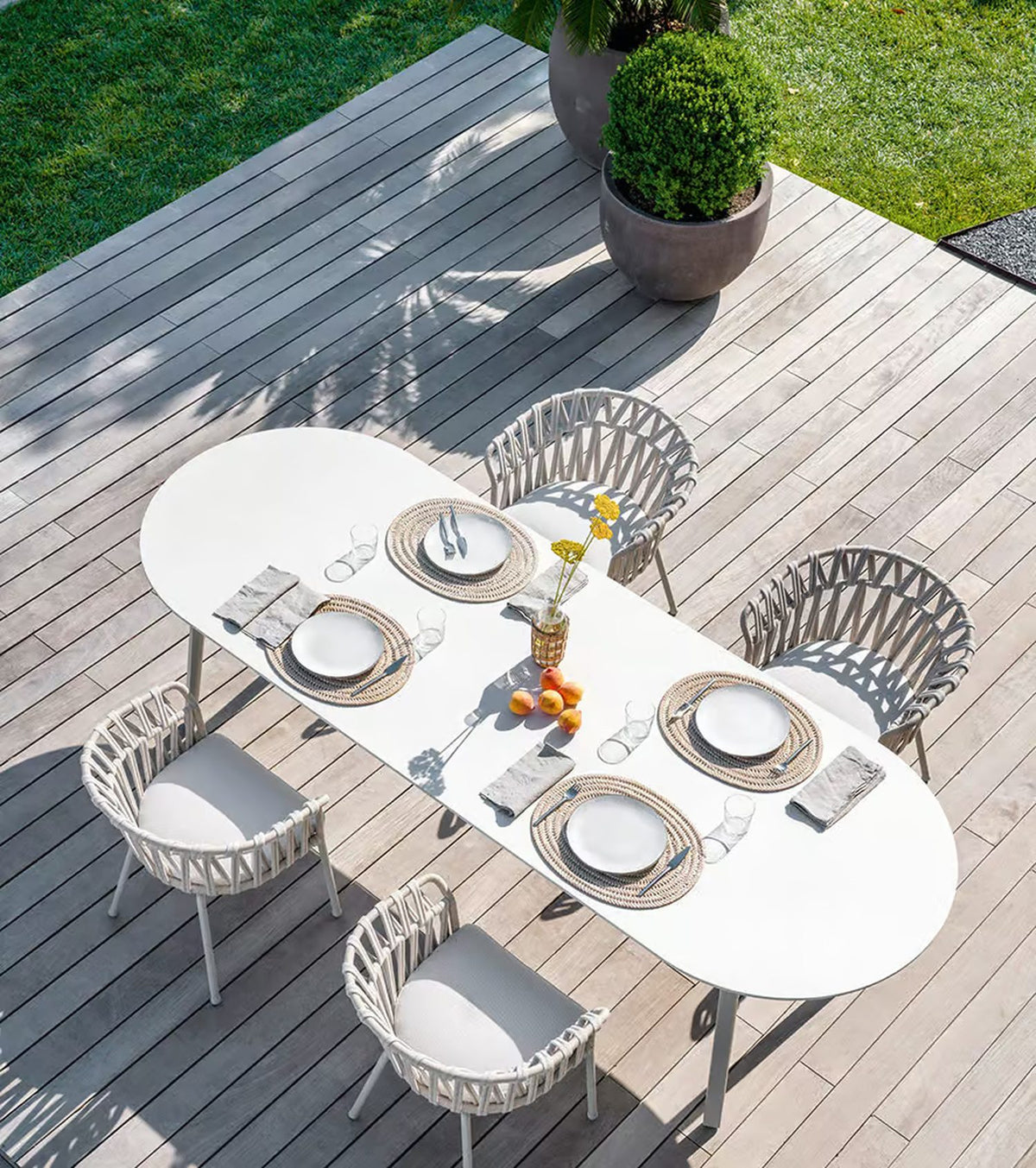 Emma Table