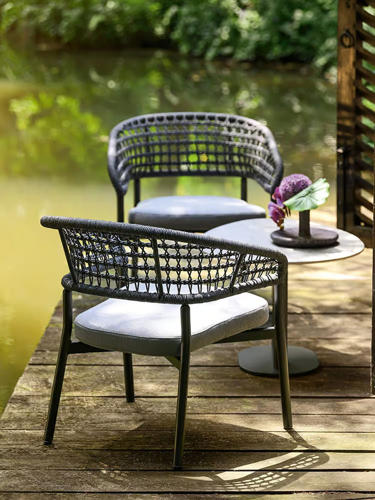 Plinto Lounge Armchair