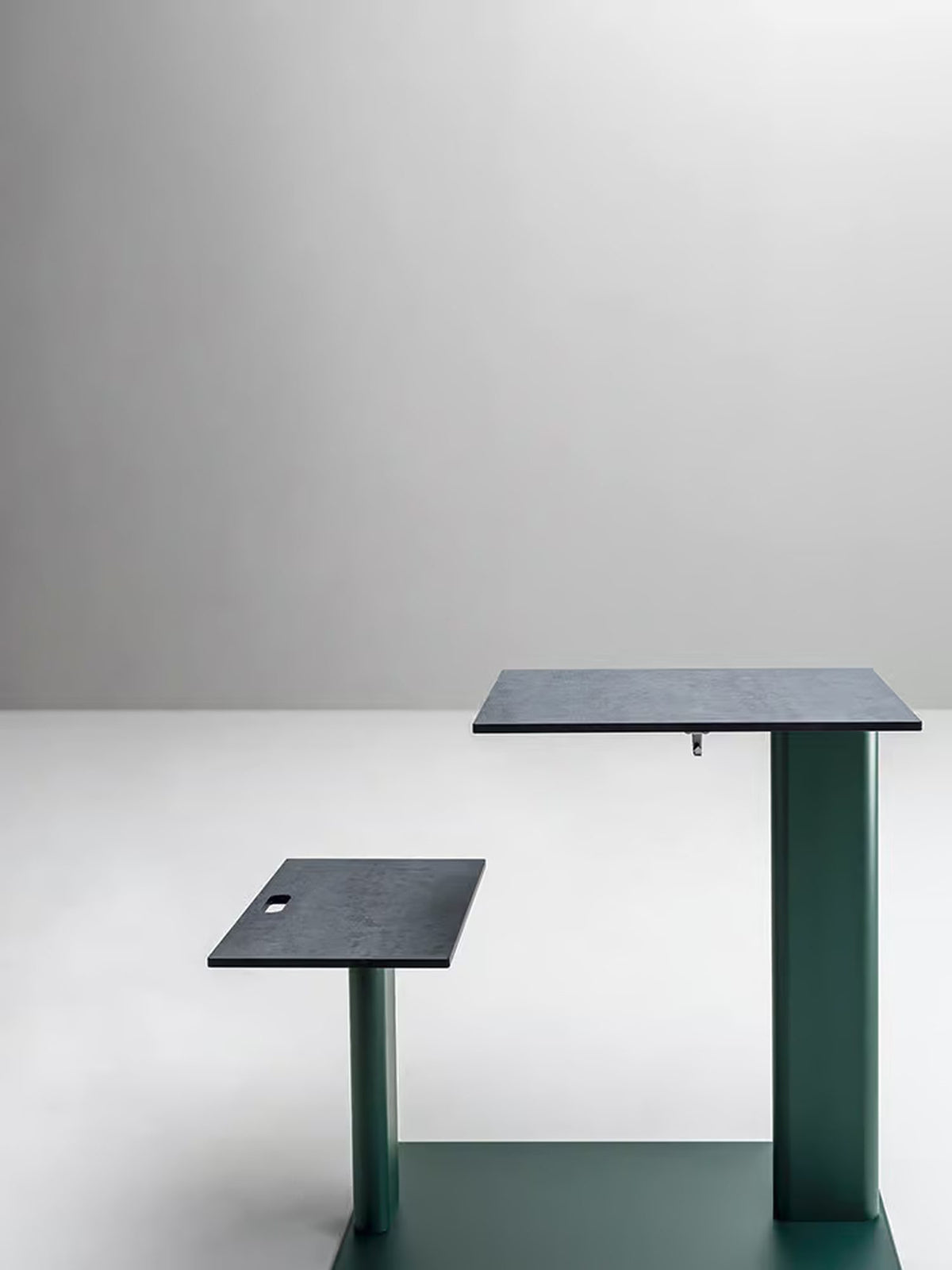Plinto Sit & Eat Coffee Table and Seat