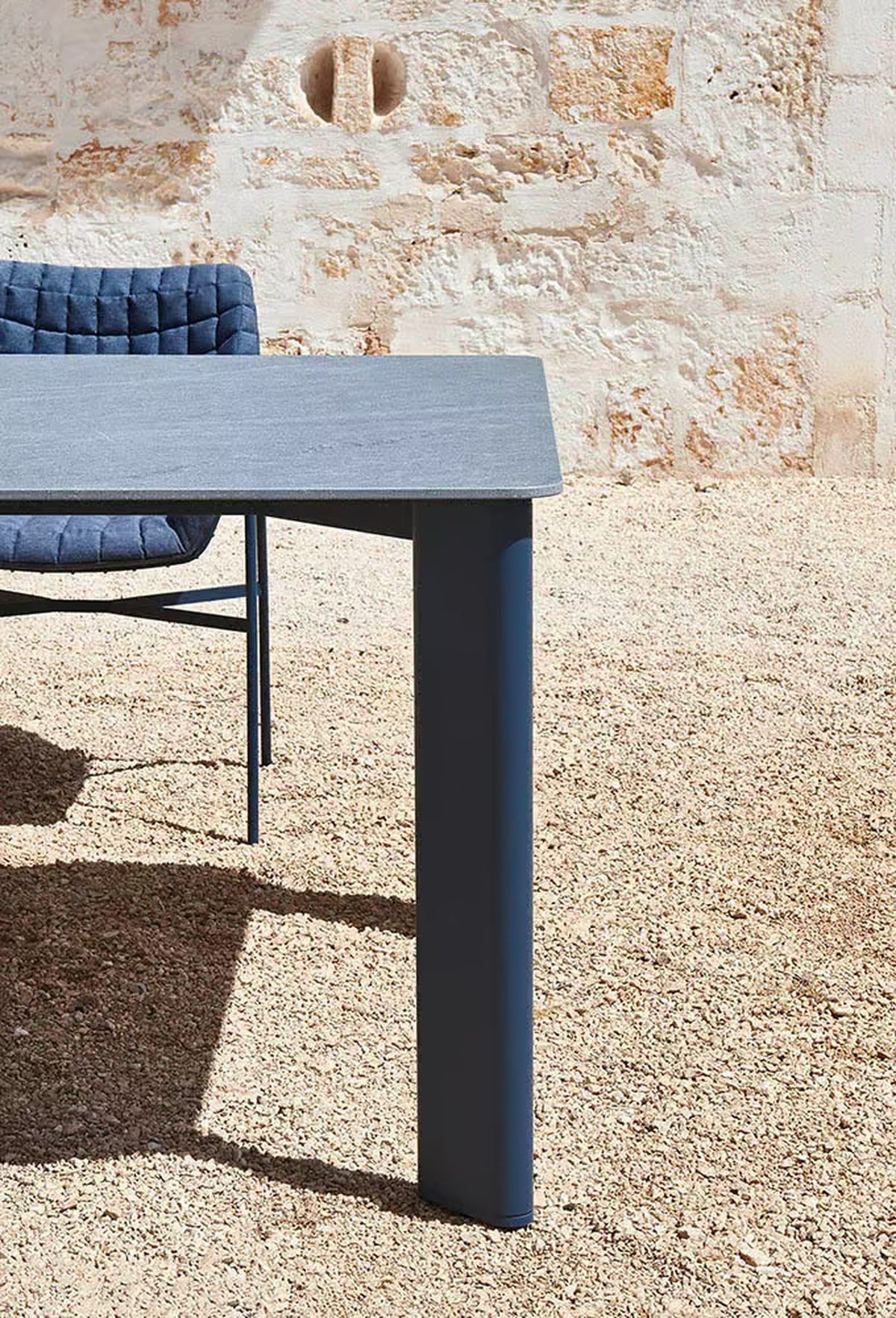 Plinto Table
