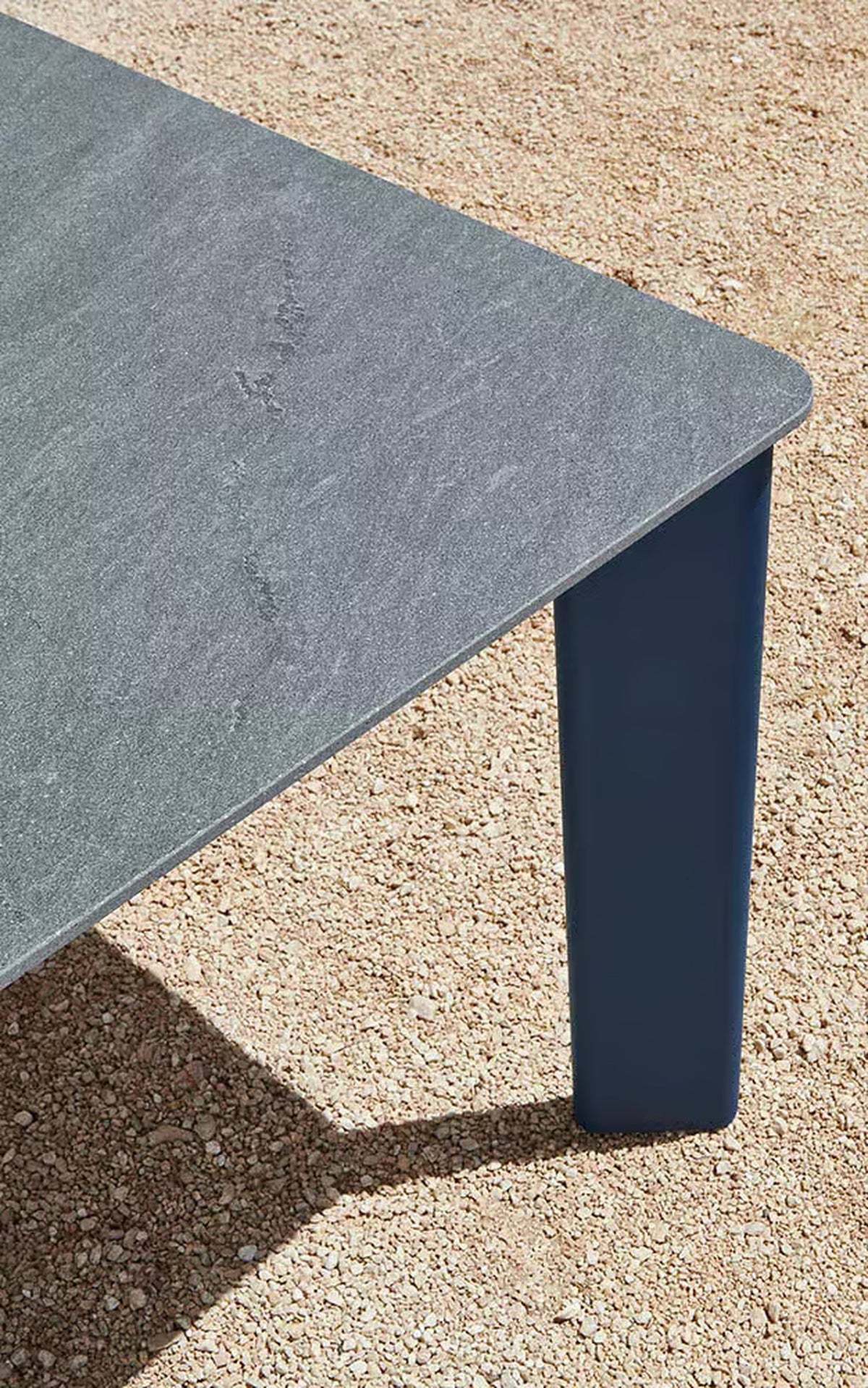 Plinto Table