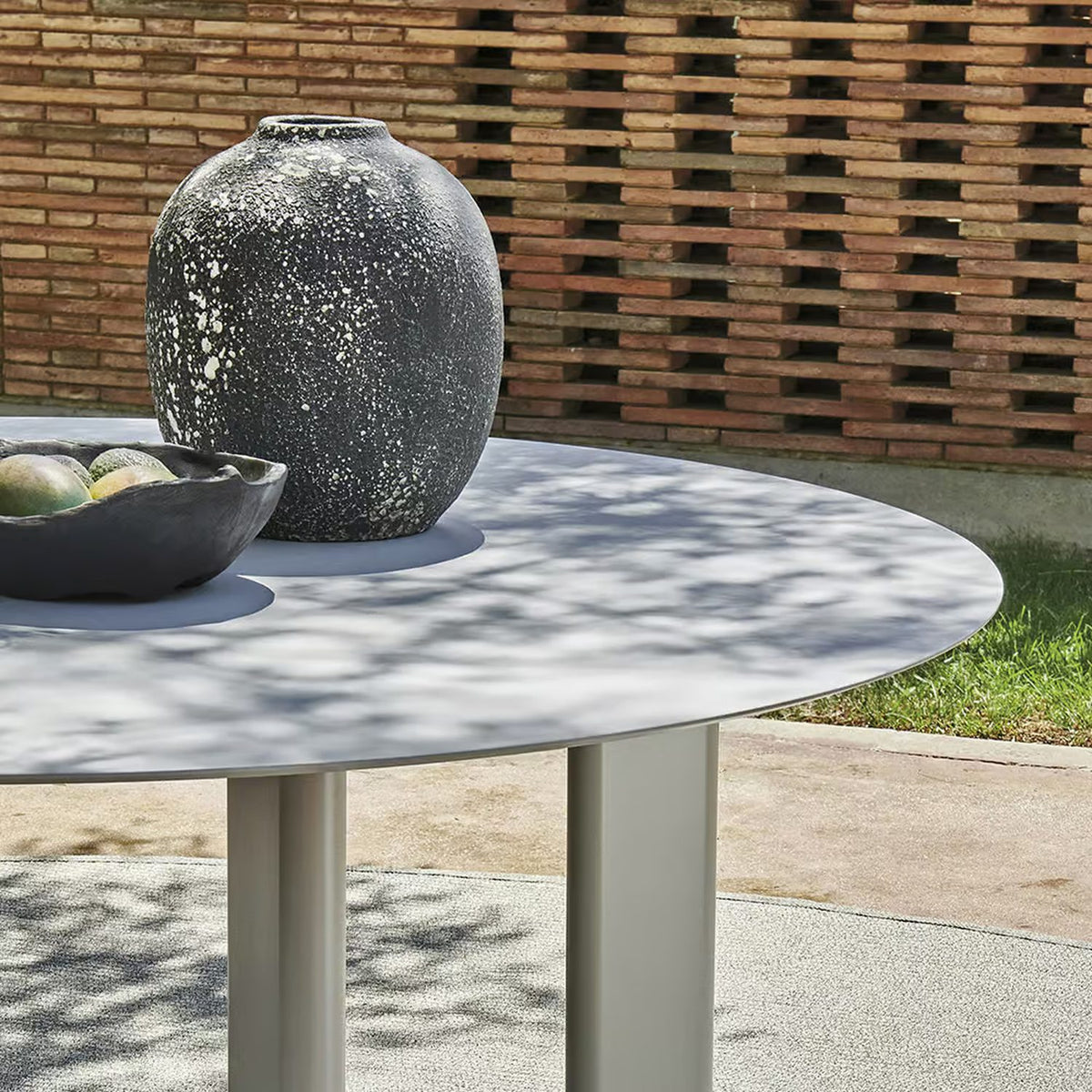 Plinto Table
