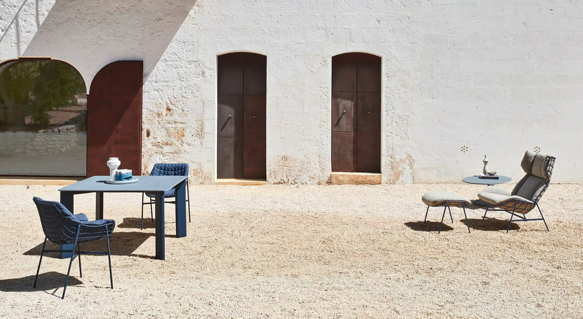 Plinto Table