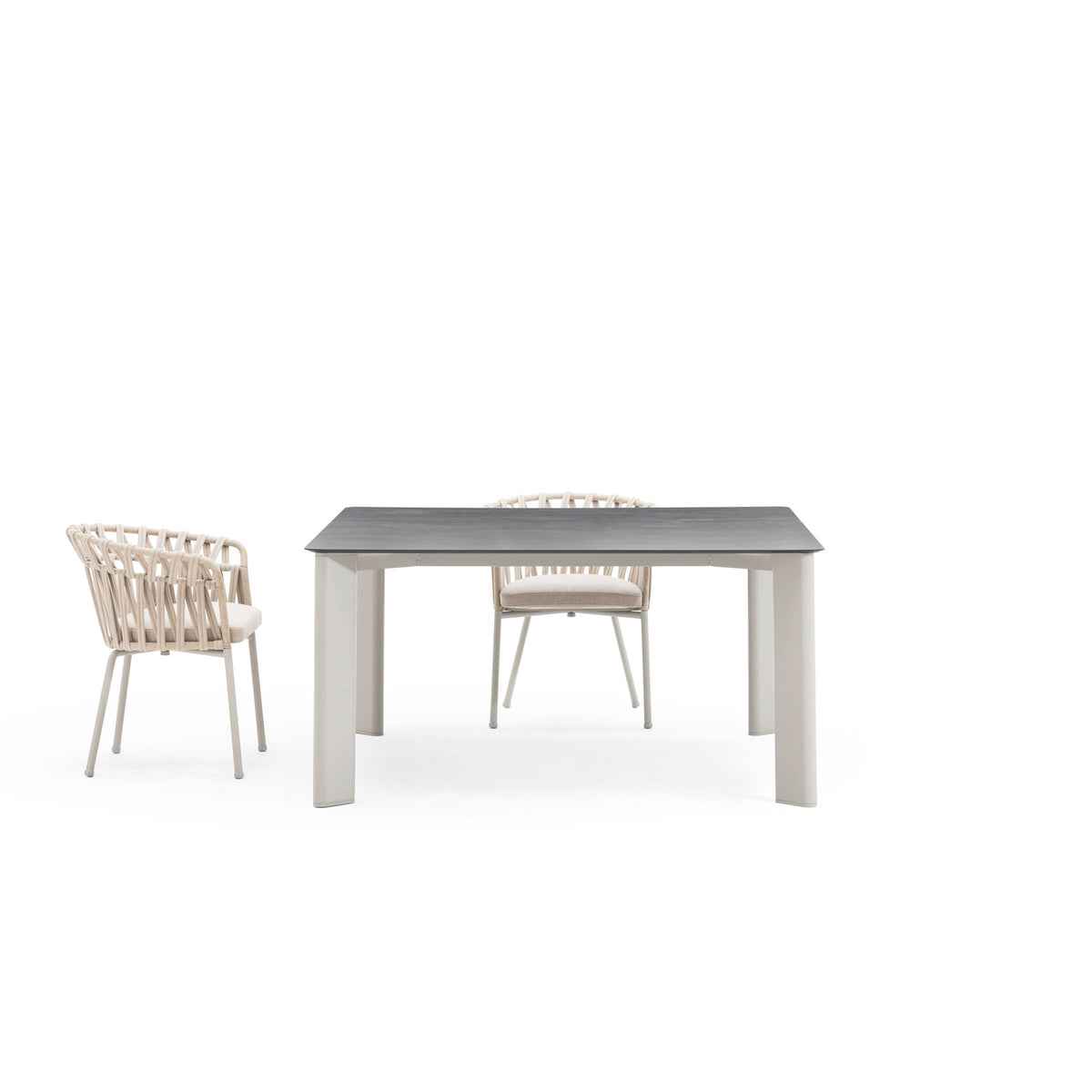 Plinto Table