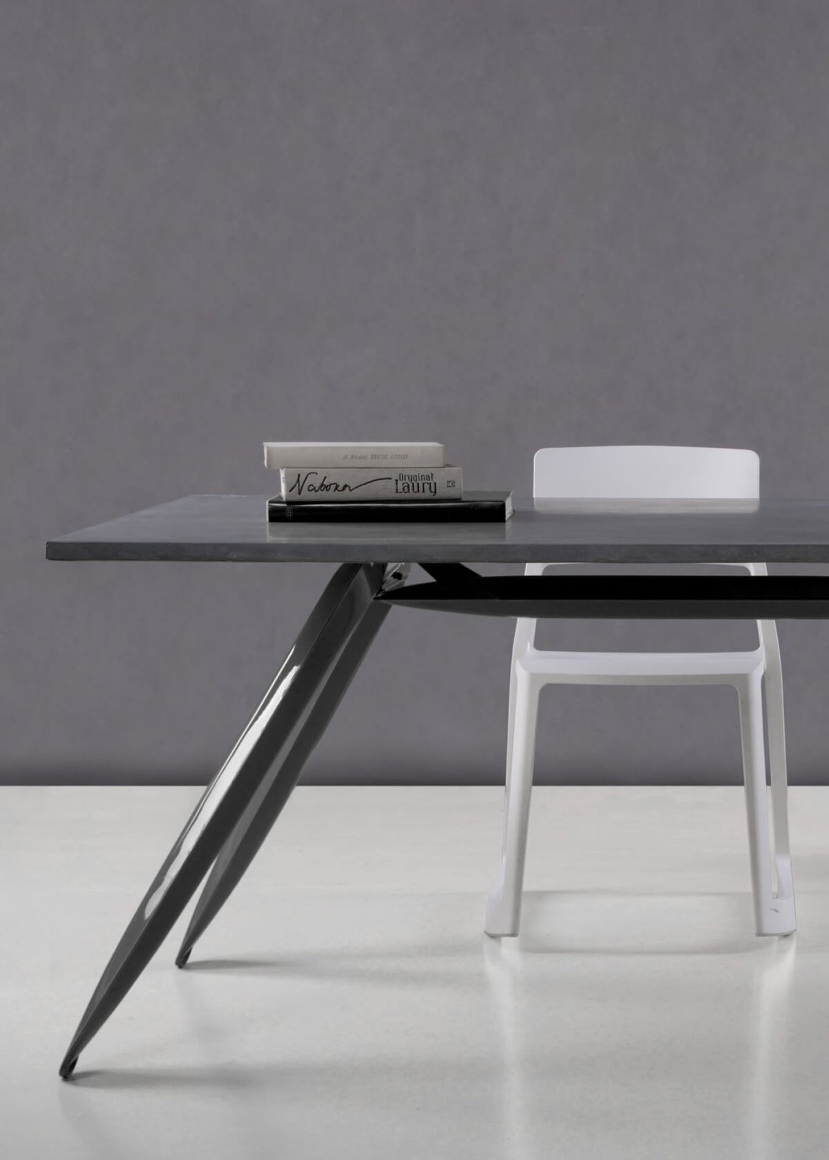 Nogi Table