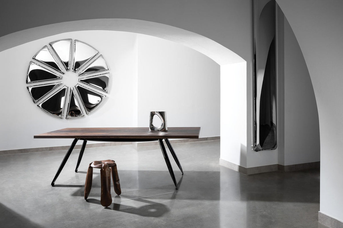 Nogi Table