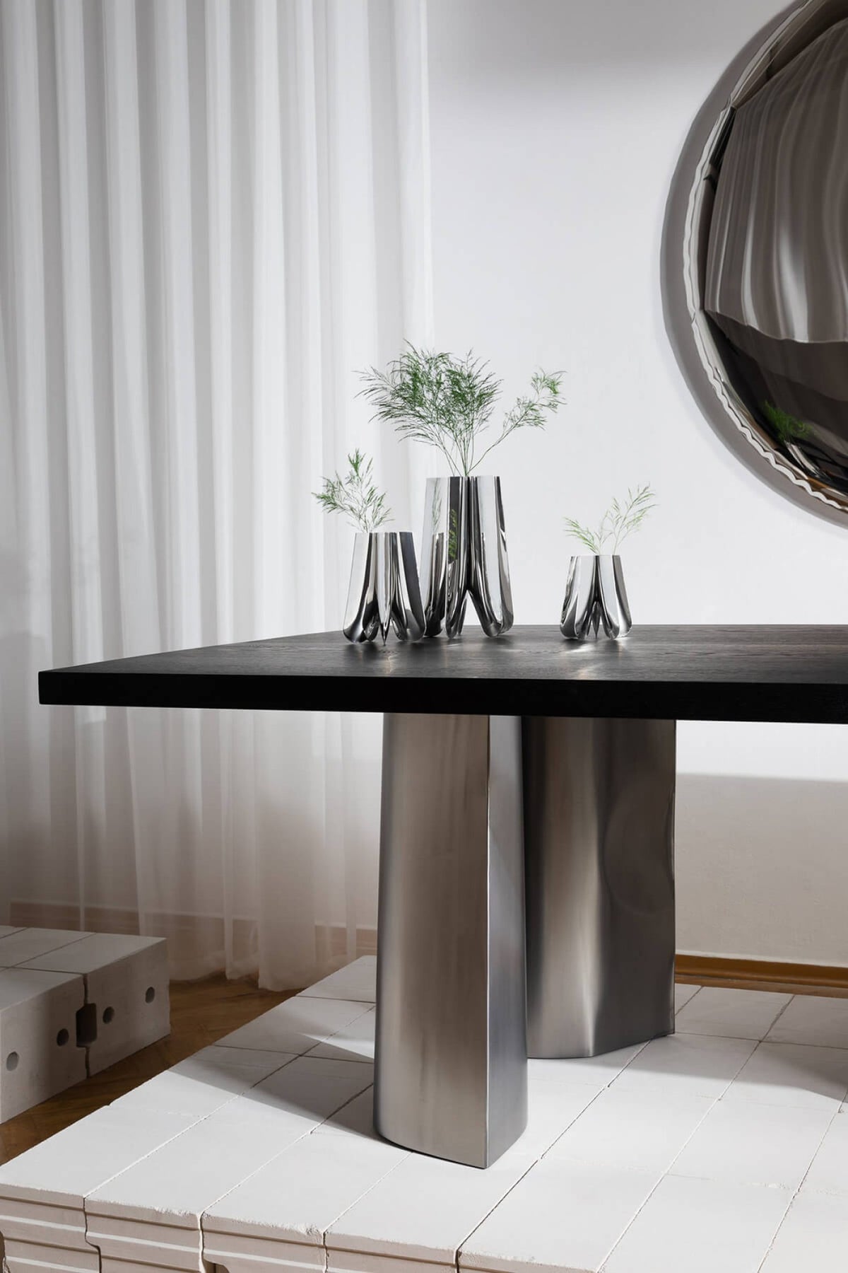 Parova Table