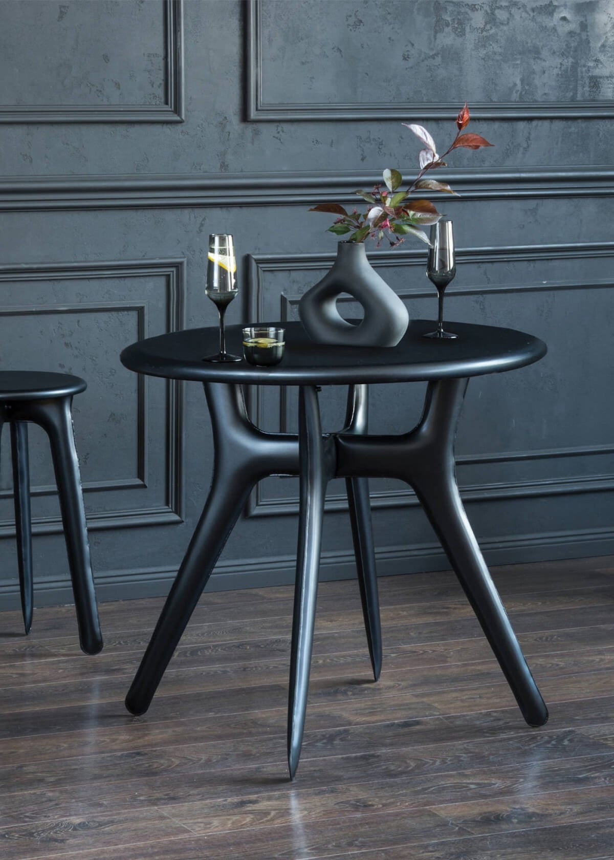 Ultraleggera Round Table